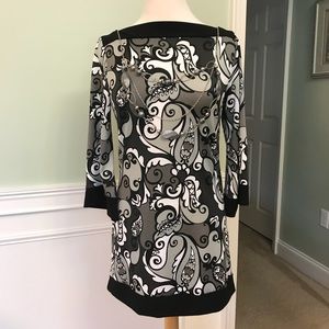 Beautiful black/white printed top